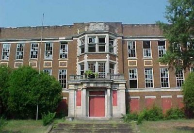 Photo: West Side in decay, before its restoration in 2002. 